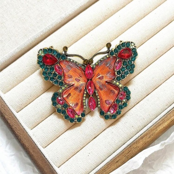 Piper K Jewelry - Vibrant Butterfly Brooch Piper-k